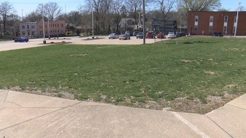 Miembros de la Patrulla de Carreteras del Estado de Missouri y de la Universidad Estatal del...