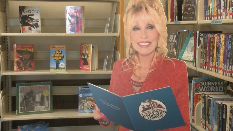 Devin Kidd Dolly Parton’s Imagination Library distribuye 100,000 libros en el sur ...