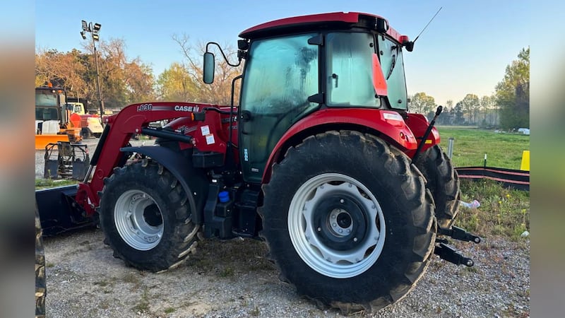La Oficina del Sheriff del condado de Cape Girardeau está investigando el robo de un tractor.