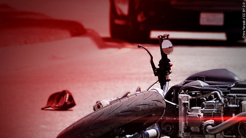Un motociclista fue trasladado en helicóptero a un hospital fuera del estado con heridas...