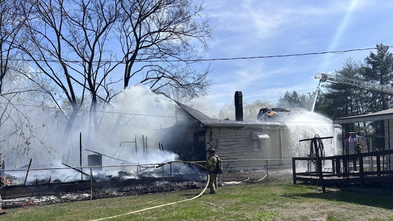 Los equipos de Benton acudieron a un incendio en Zeigler que afectó a dos edificios y una...