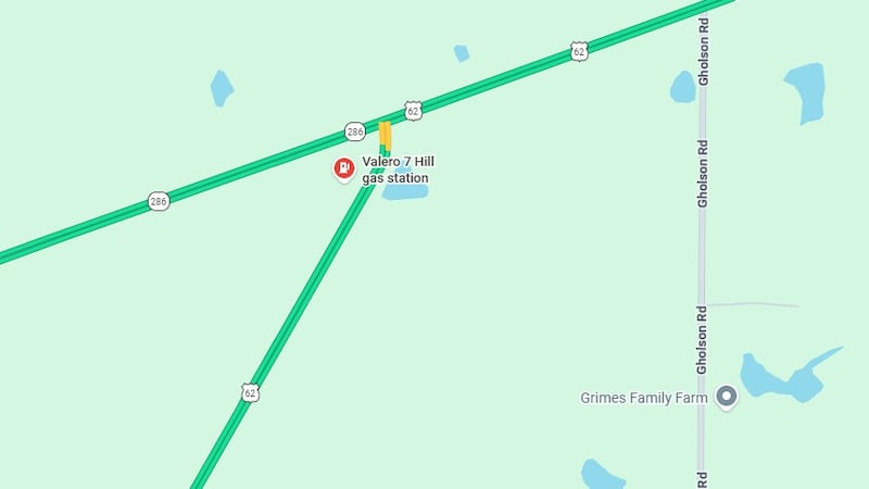 Los equipos de emergencia respondieron a un posible derrame después de que un vehículo...