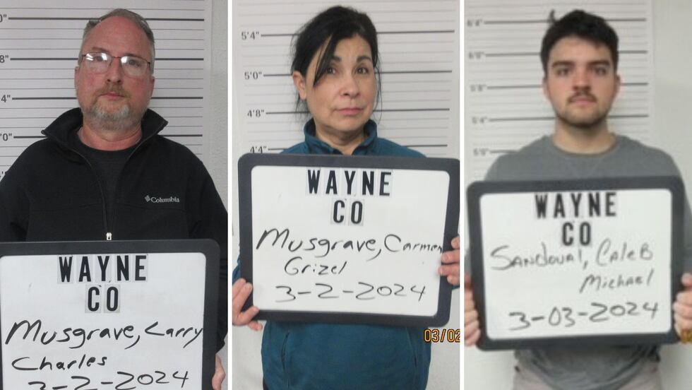 De izquierda a derecha: Larry Musgrave, Carmen Musgrave y Caleb Sandoval han sido detenidos en...