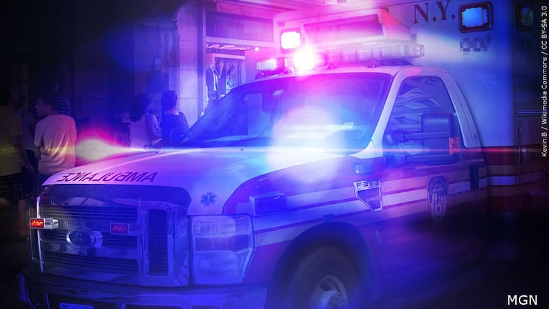 Una peatona fue trasladada en helicóptero desde el lugar del accidente tras ser atropellada...