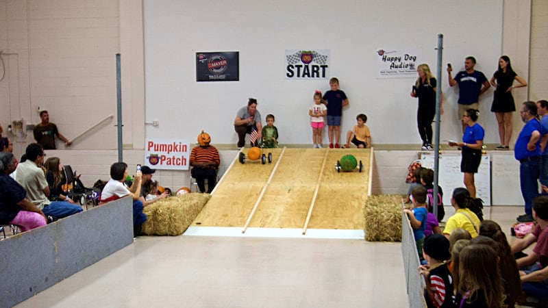 La Carbondale Pumpkin Race recaudó más de 7400 dólares para organizaciones de la zona.