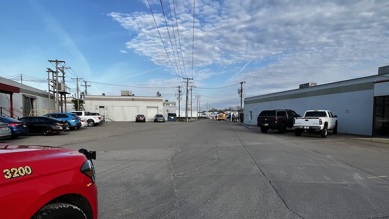 Los equipos del Cuerpo de Bomberos de Cape Girardeau acudieron a una intervención en una...