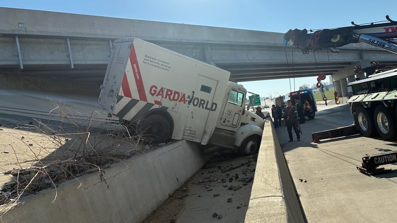 Los servicios de emergencia acudieron a un accidente en la Interestatal 55, cerca del milla...
