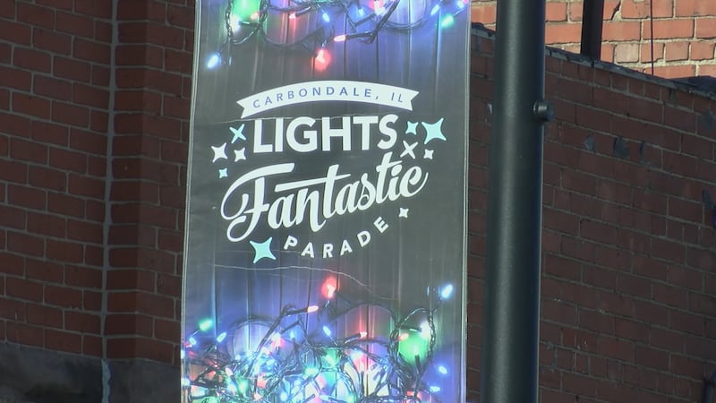 Junto con el desfile, los organizadores dijeron que el concurso de decoración de escaparates...