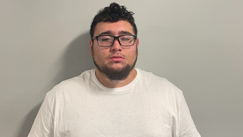 Hector Miguel Pena, 20, de Princeton, ha sido acusado de asesinato en relación con un tiroteo...