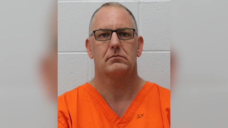 Aaron Hill fue arrestado por agresión agravada y se encuentra detenido en la cárcel del...