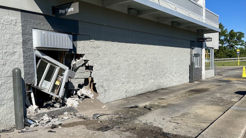Un conductor se quedó dormido y chocó con un McDonald’s en Cape Girardeau, según indicó la...