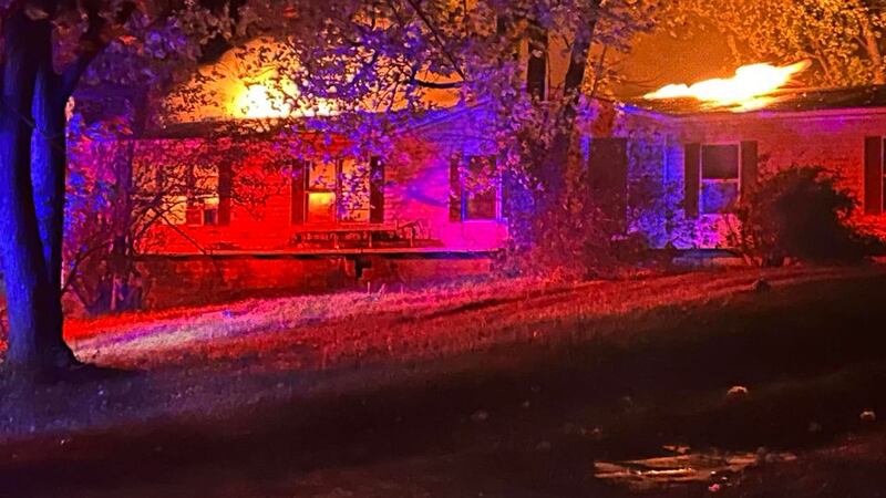 Los equipos fueron llamados a la escena de un incendio en el condado de Butler, Missouri en la...
