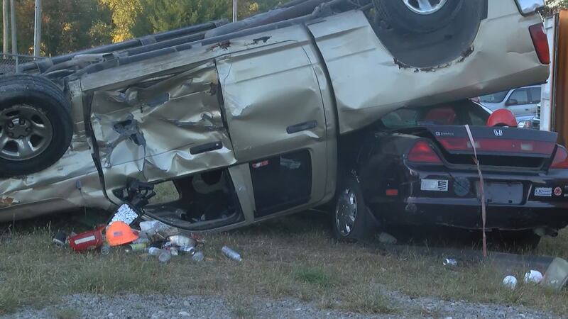 Pyramid Towing and Recovery donó ocho vehículos al Departamento de Bomberos de Pinckneyville...