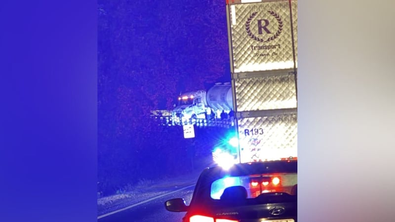 Los conductores fueron advertidos sobre un peligro para el tráfico en el puente de Cairo la...