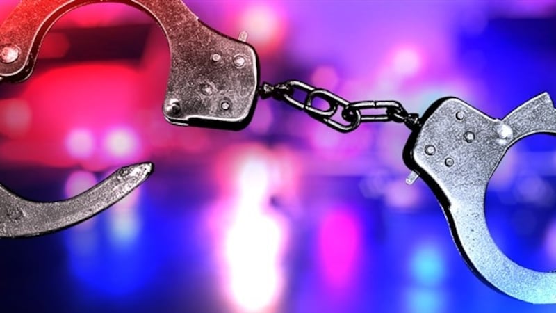 Una mujer del oeste de Tennessee está acusada de disparar y matar a su marido.