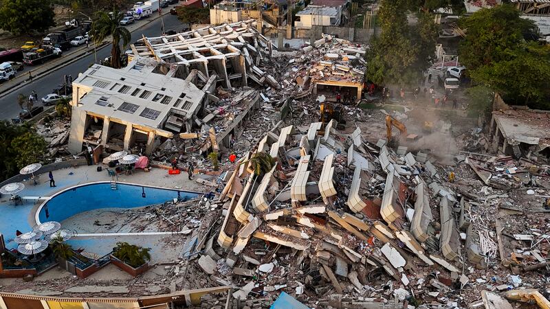 Vista aérea de edificios destruidos en Caraballeda, en La Guaira, Venezuela, el 29 de junio de...