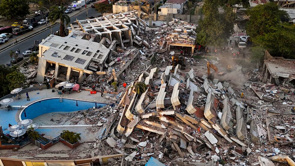 Vista aérea de edificios destruidos en Caraballeda, en La Guaira, Venezuela, el 29 de junio de...