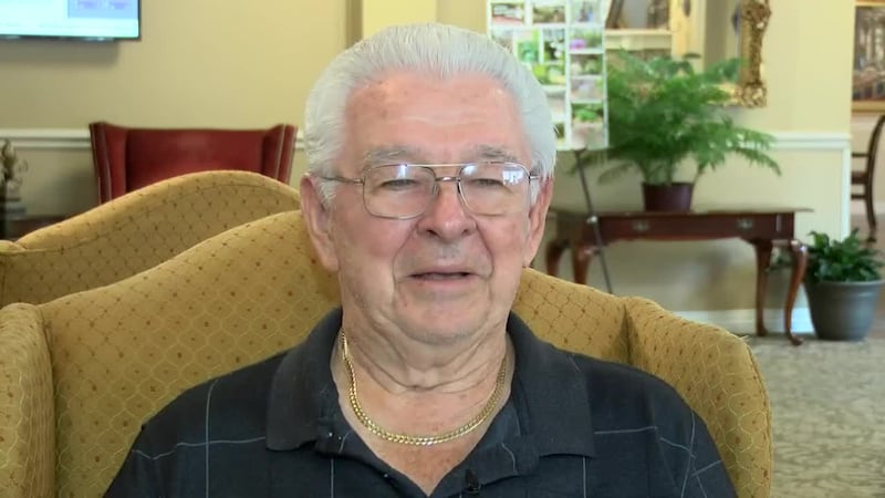 La ciudad de Cape Girardeau está reconociendo el ex alcalde Harry Rediger por su dedicación y...