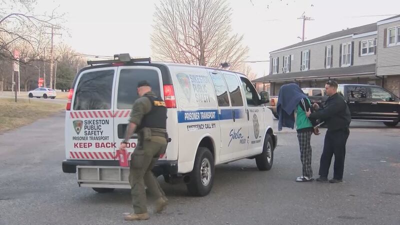 Diecinueve personas fueron detenidas el jueves por la mañana en el sureste de Missouri en una...