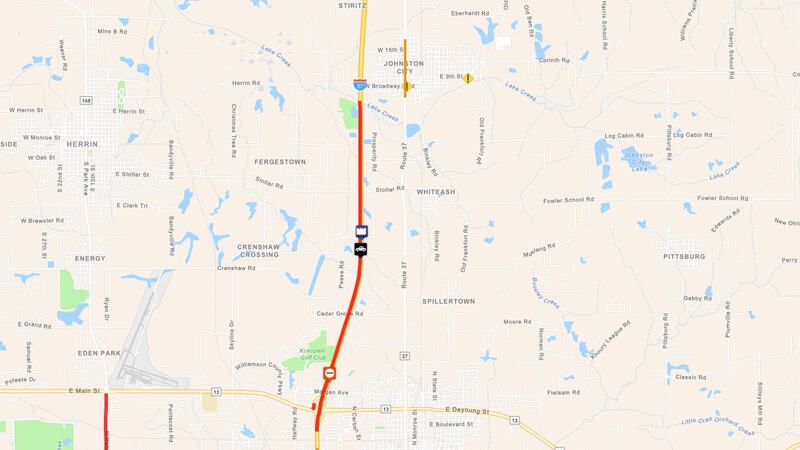 Los carriles hacia el sur en la Interestatal 57 están cerrado debido a que un semi camión se...