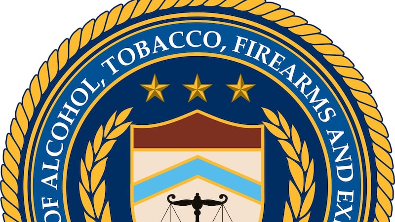 La Oficina de Alcohol, Tabaco, Armas de Fuego y Explosivos (ATF) ofrece una recompensa por...