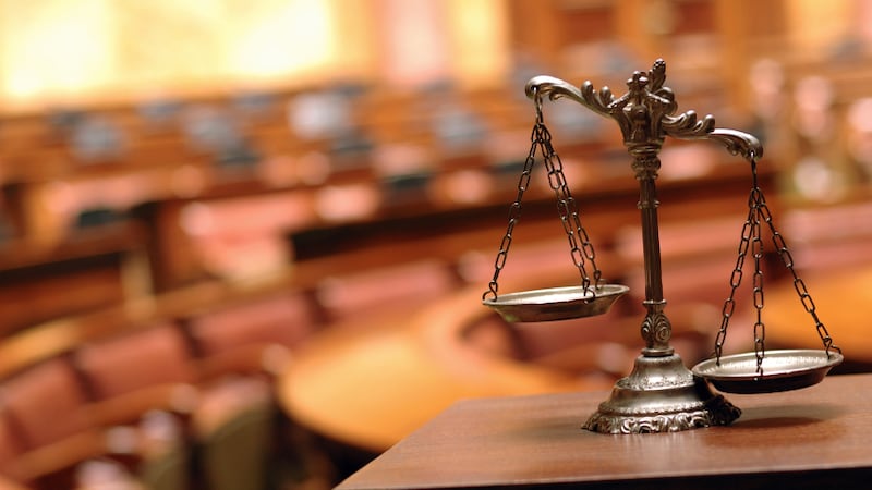 Un gran jurado de Tennessee dictó nuevas acusaciones en relación con un caso de cuádruple...