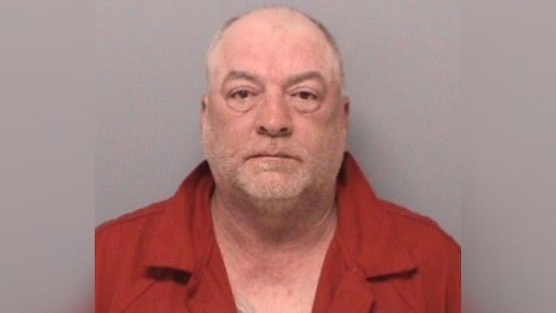 John W. Finney, 51, del sur de Illinois fue acusado de asesinato en relación con la muerte a...