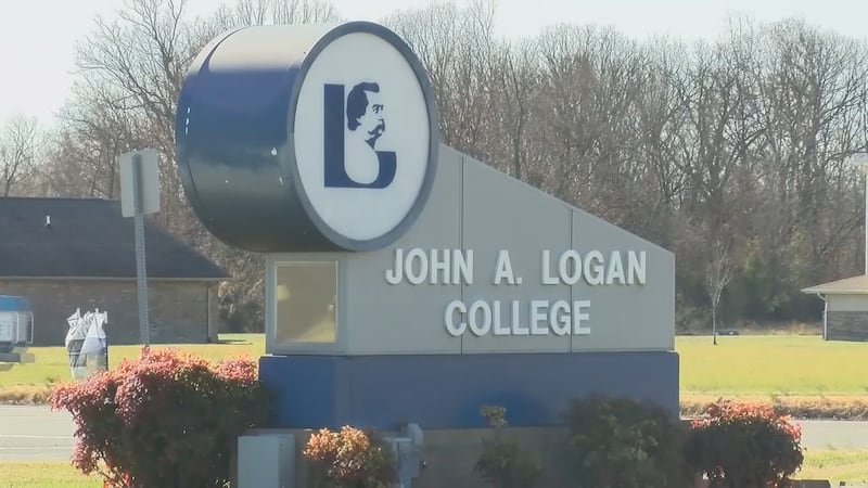 El John A. Logan College retrasará su apertura el lunes 10 de agosto debido a una rotura en la...