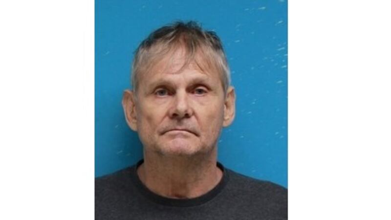 Willard Pendergraff, 60, de Jonesboro, Arkansas se enfrenta a un cargo de delito grave en Cape...