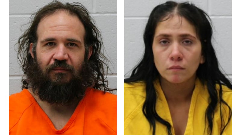 Jonathon D. Simpson (izquierda) y Brooklen M. Bowlin (derecha).