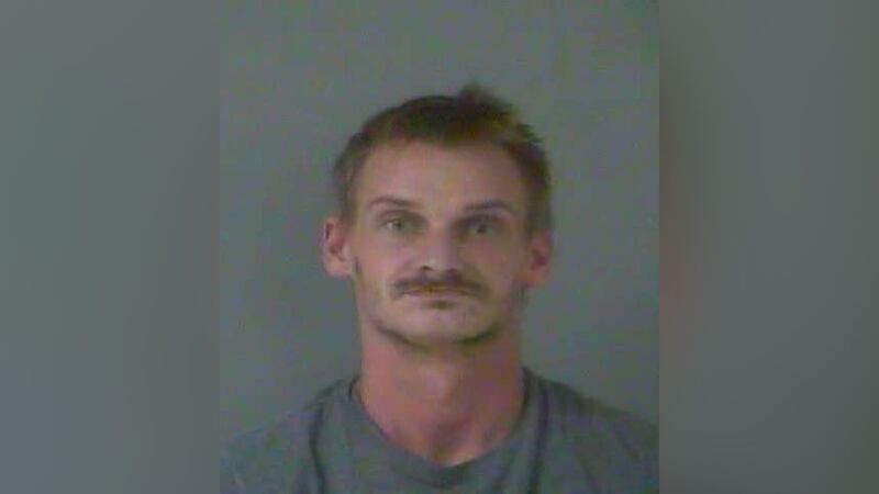 Un fugitivo de Kuttawa, Kentucky, fue capturado el sábado por la tarde en Suwanee.
