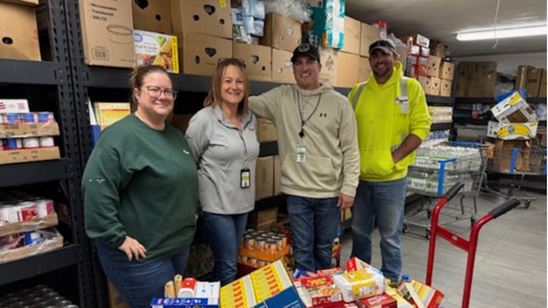 Por cuarto año consecutivo, los empleados de Ameren recolectaron y entregaron más de 20,000...