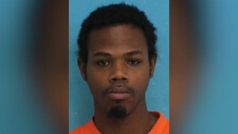 Matthew Waring, de 29 años, está acusado de agresión en primer grado.