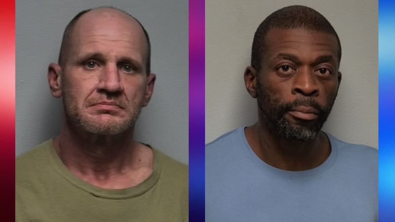 Kevin Garnett (izquierda) y Demarco Halliburton (derecho).