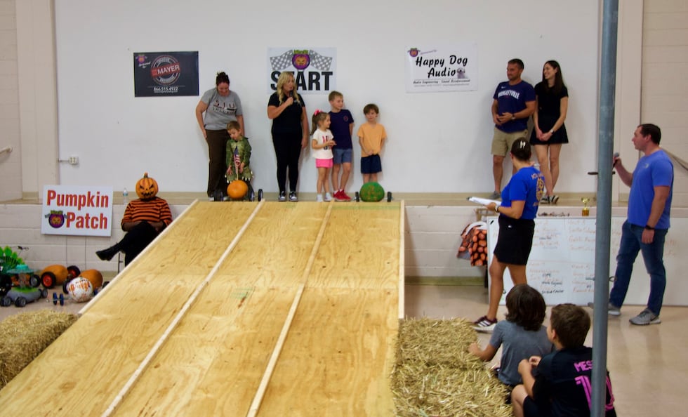 La Carbondale Pumpkin Race recaudó más de 7400 dólares para organizaciones de la zona.