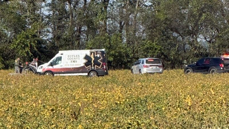 Los equipos de emergencia respondieron a un accidente en el que se vio involucrado un avión...