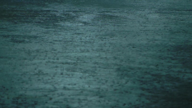 El cielo estará mayormente nublado con chubascos y tormentas aisladas durante la mañana y la...