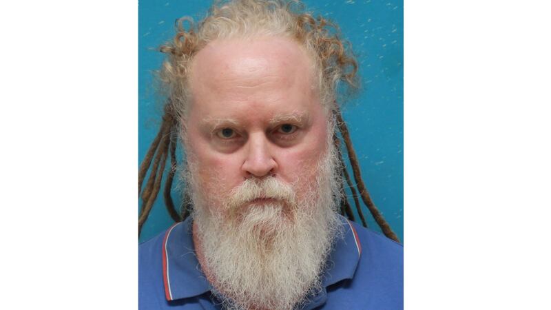James V. Wingo, 56, fue detenido después de que la policía dice que hizo varios disparos en...