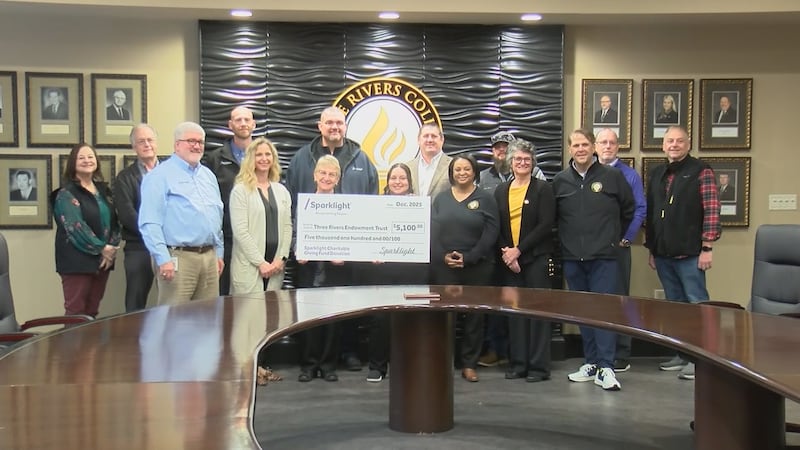 Los estudiantes del Three Rivers College están recibiendo ayuda para pagar la comida.