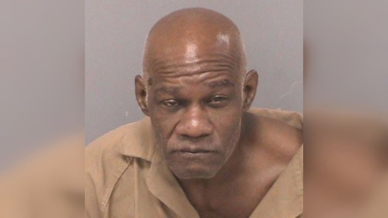 Lerone B. McWilliams, 58, se enfrenta a cargos tras una parada de tráfico realizada la...
