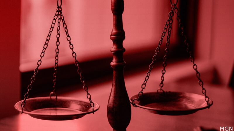 Una investigación en el condado de Weakley, Tennessee, condujo al arresto de dos funcionarios...