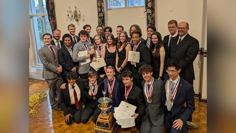 Los Flying Salukis de la Southern Illinois University de Carbondale ganaron su 14° título...