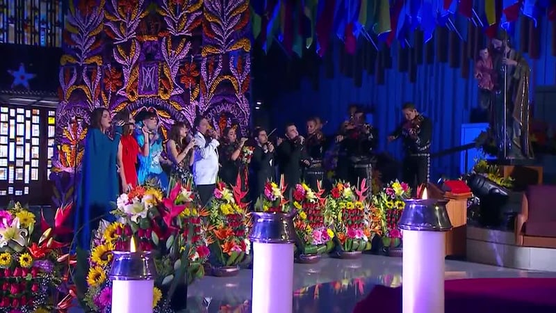 Grandes estrellas unieron sus voces para honrar con su música a la Virgen de Guadalupe durante...